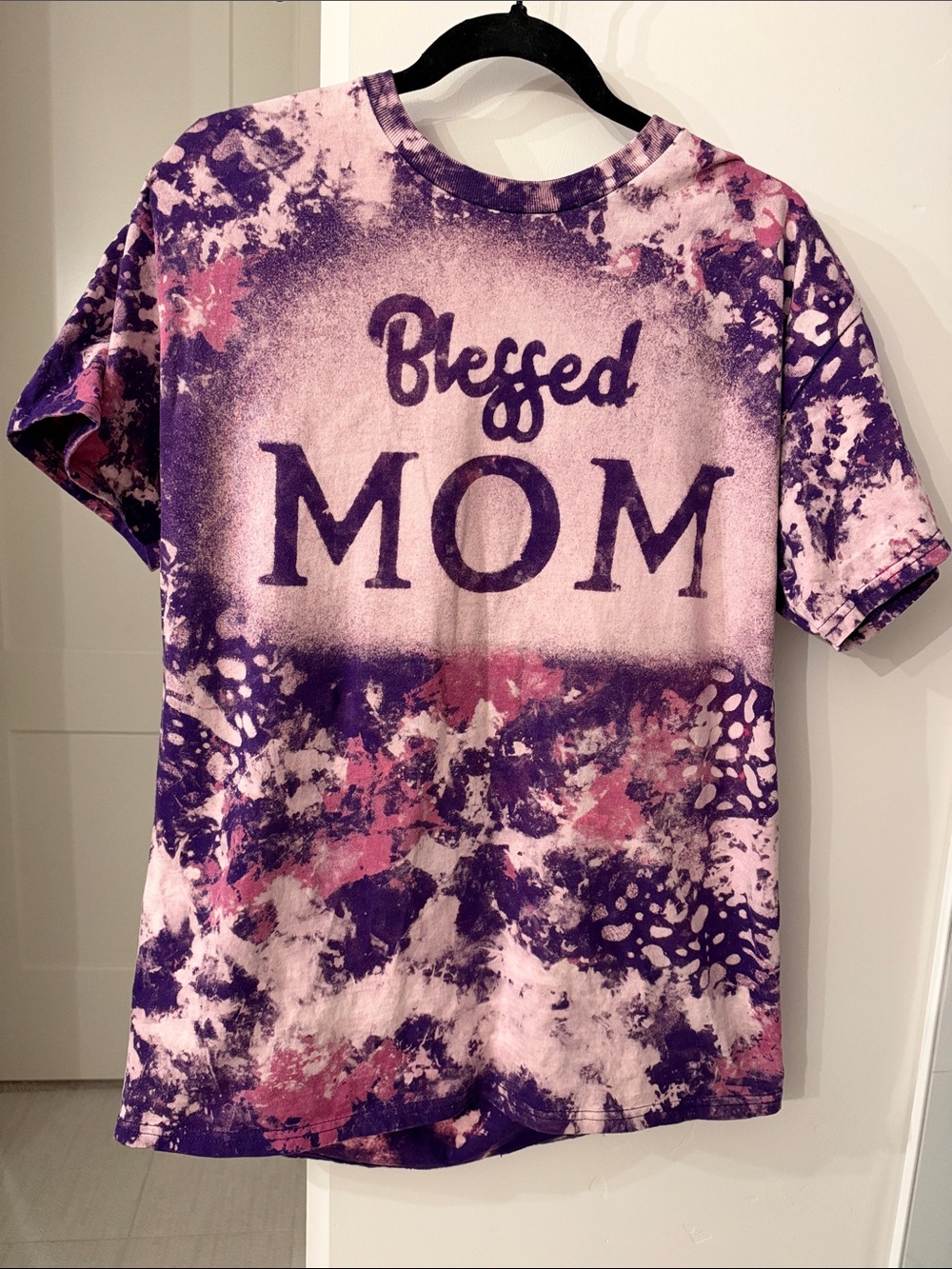 Gildan 'Blessed MOM' Tie-Dye Tee - Purple & Pink